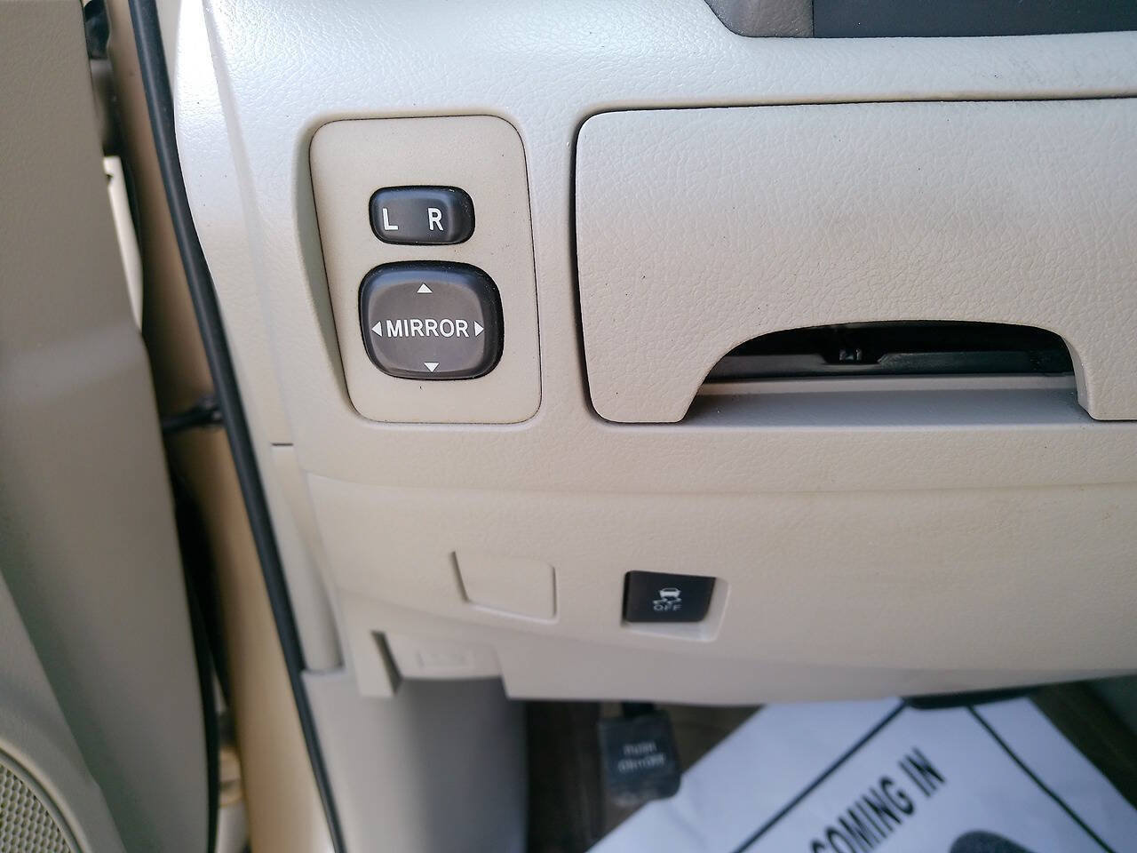 Used 2010 Toyota Camry LE FWD image 36
