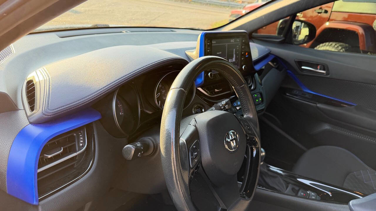 Used 2020 Toyota C-HR XLE image 9