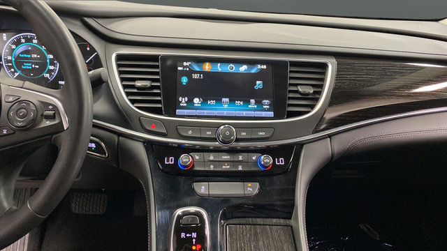 Used 2019 Buick LaCrosse Essence FWD image 12