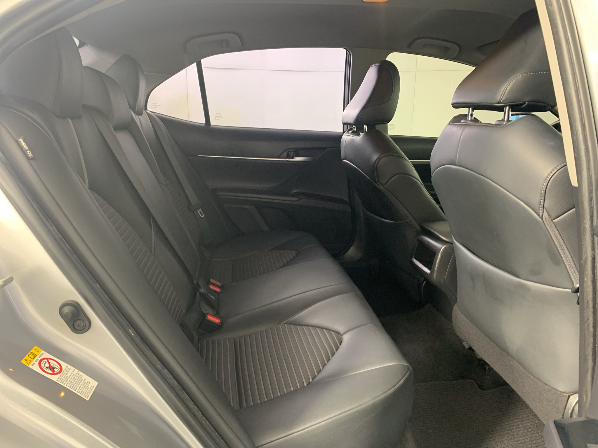 Used 2018 Toyota Camry SE FWD image 33