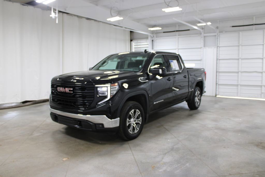 Used 2025 GMC Sierra 1500 SLT image 4