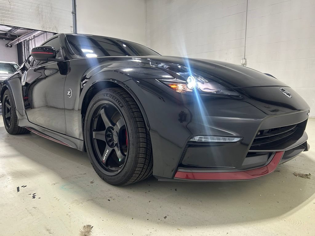 Used 2017 Nissan 370Z NISMO RWD image 10