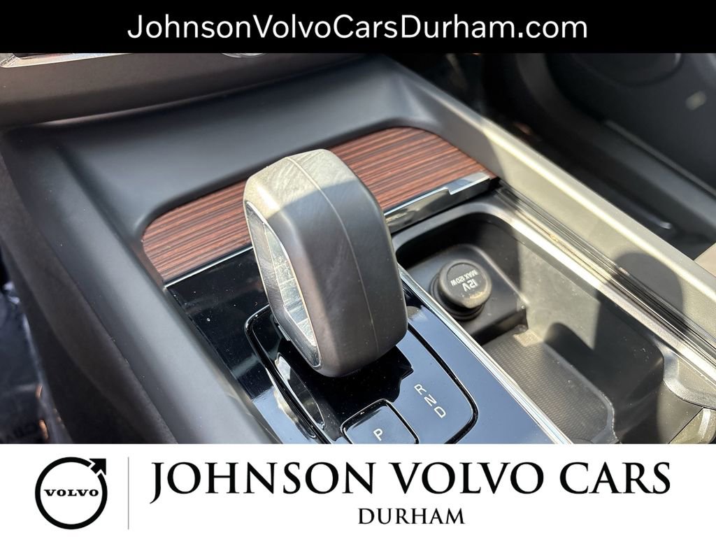 Used 2023 Volvo XC60 B5 Plus image 20