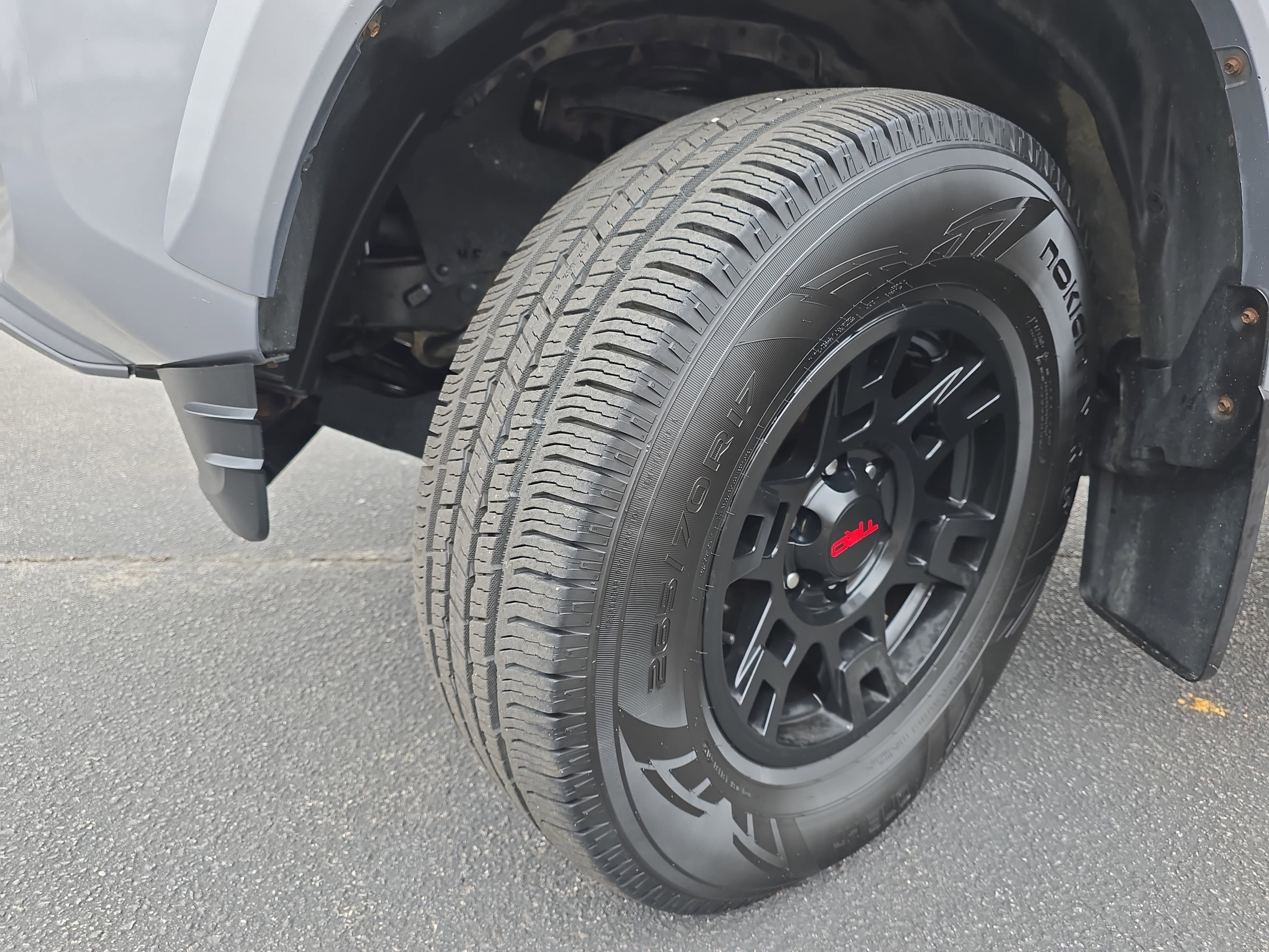 Used 2017 Toyota Tacoma TRD Sport image 28