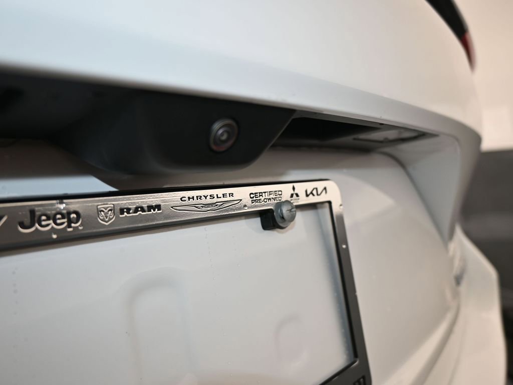 Used 2025 Jeep Grand Cherokee Laredo image 29