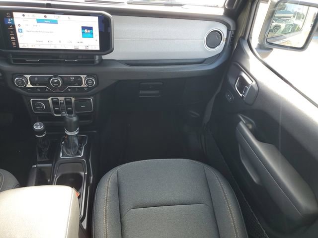 Certified 2025 Jeep Gladiator Sport image 19