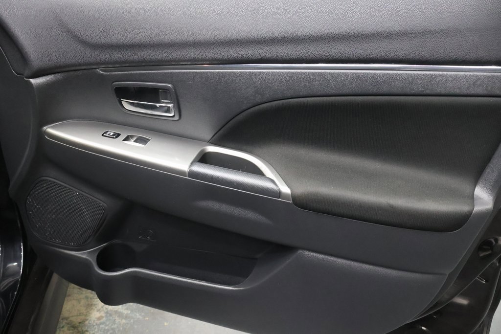 Used 2021 Mitsubishi Outlander Sport ES image 11