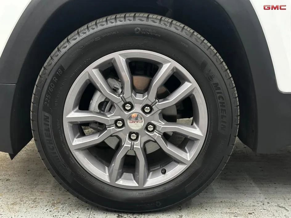 Used 2024 GMC Terrain SLT image 35