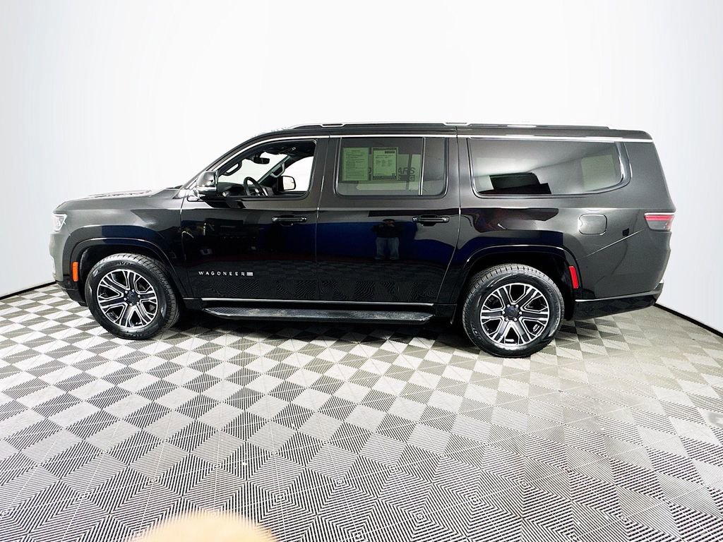 Used 2024 Jeep Wagoneer L Series II w/ Flexible Seating Group image 4
