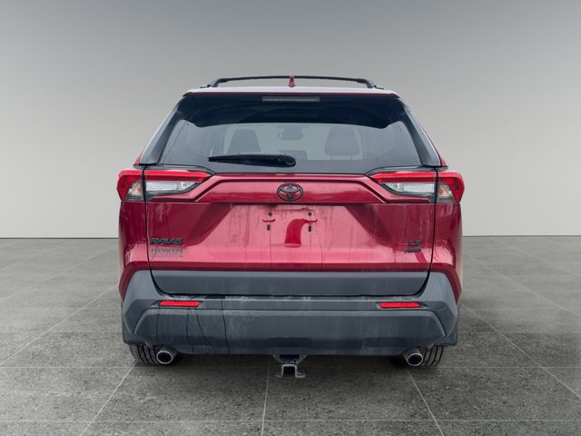 Used 2019 Toyota RAV4 LE w/ Carpet Mat Package AWD/4WD image 4