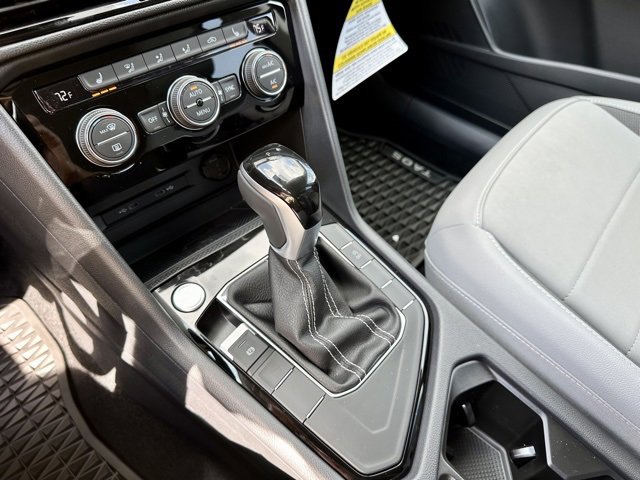 New 2024 Volkswagen Taos SE image 24