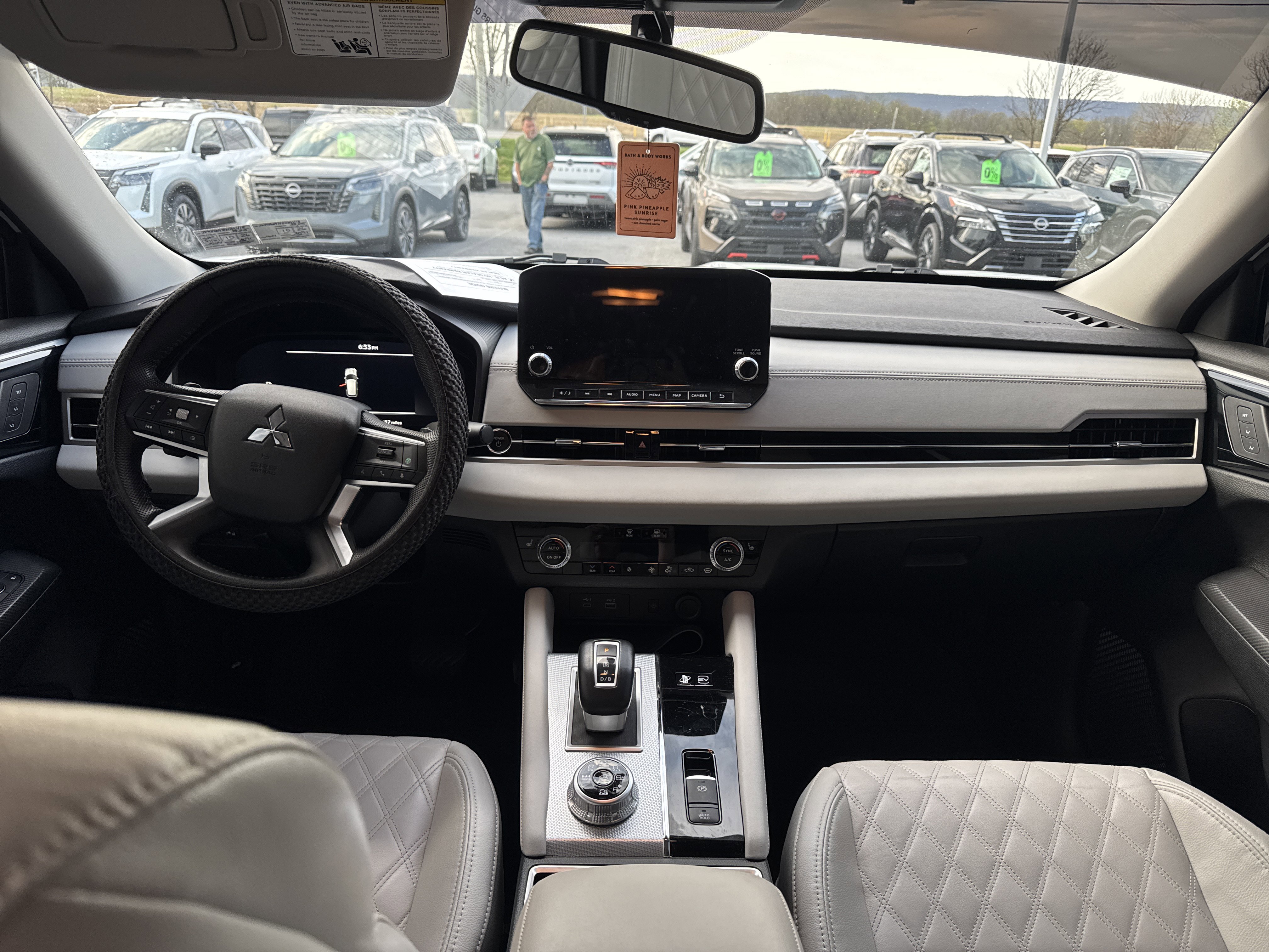 Used 2023 Mitsubishi Outlander SEL image 5