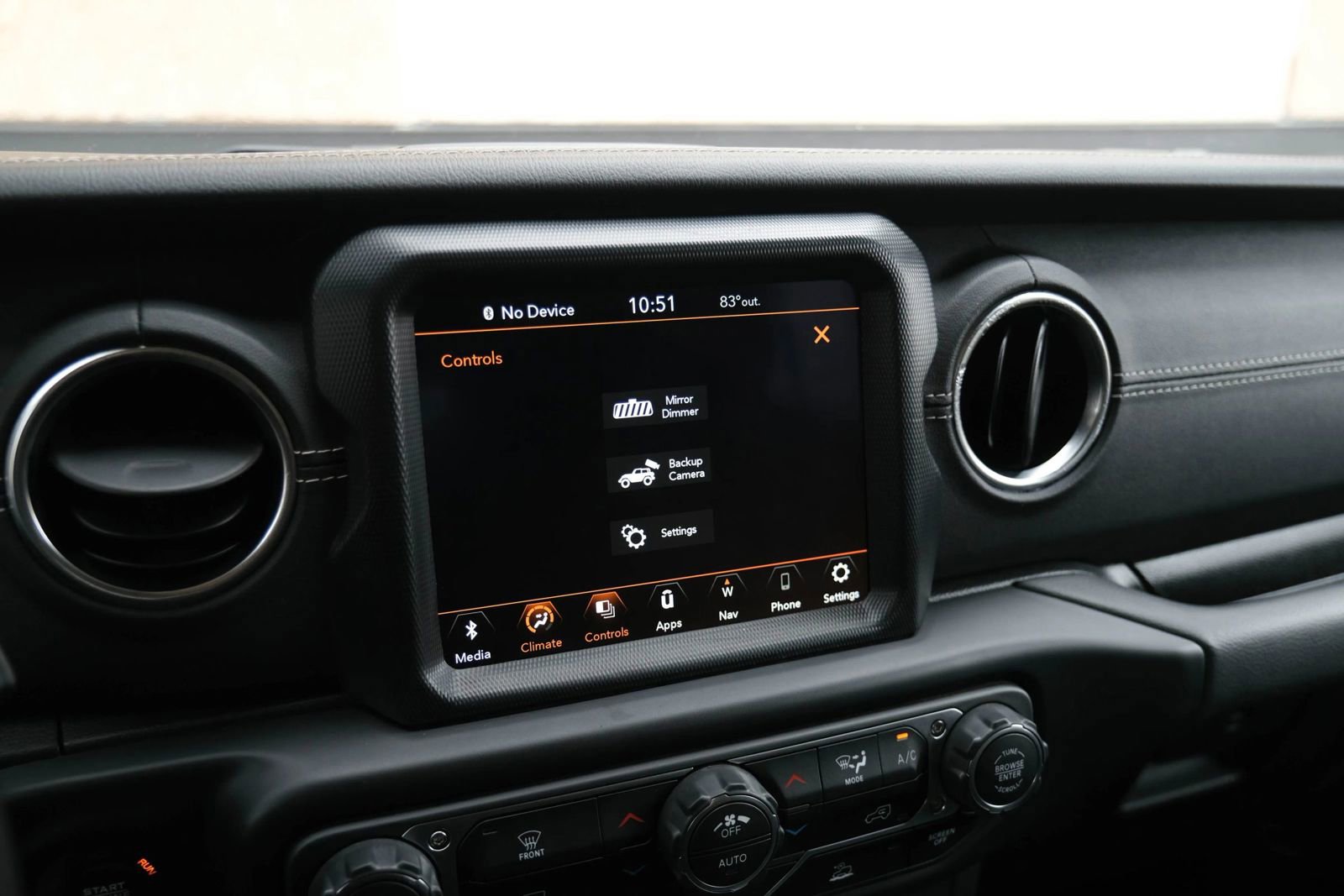 Used 2023 Jeep Wrangler Unlimited Sahara AWD/4WD image 39