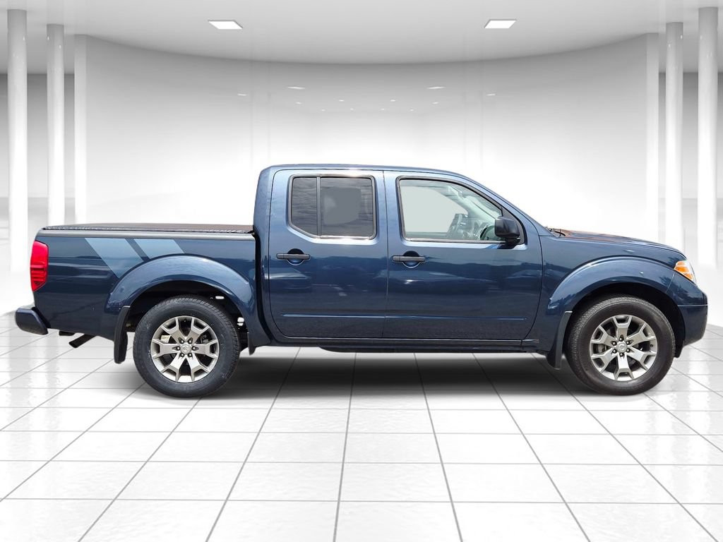 Used 2020 Nissan Frontier SV RWD image 2