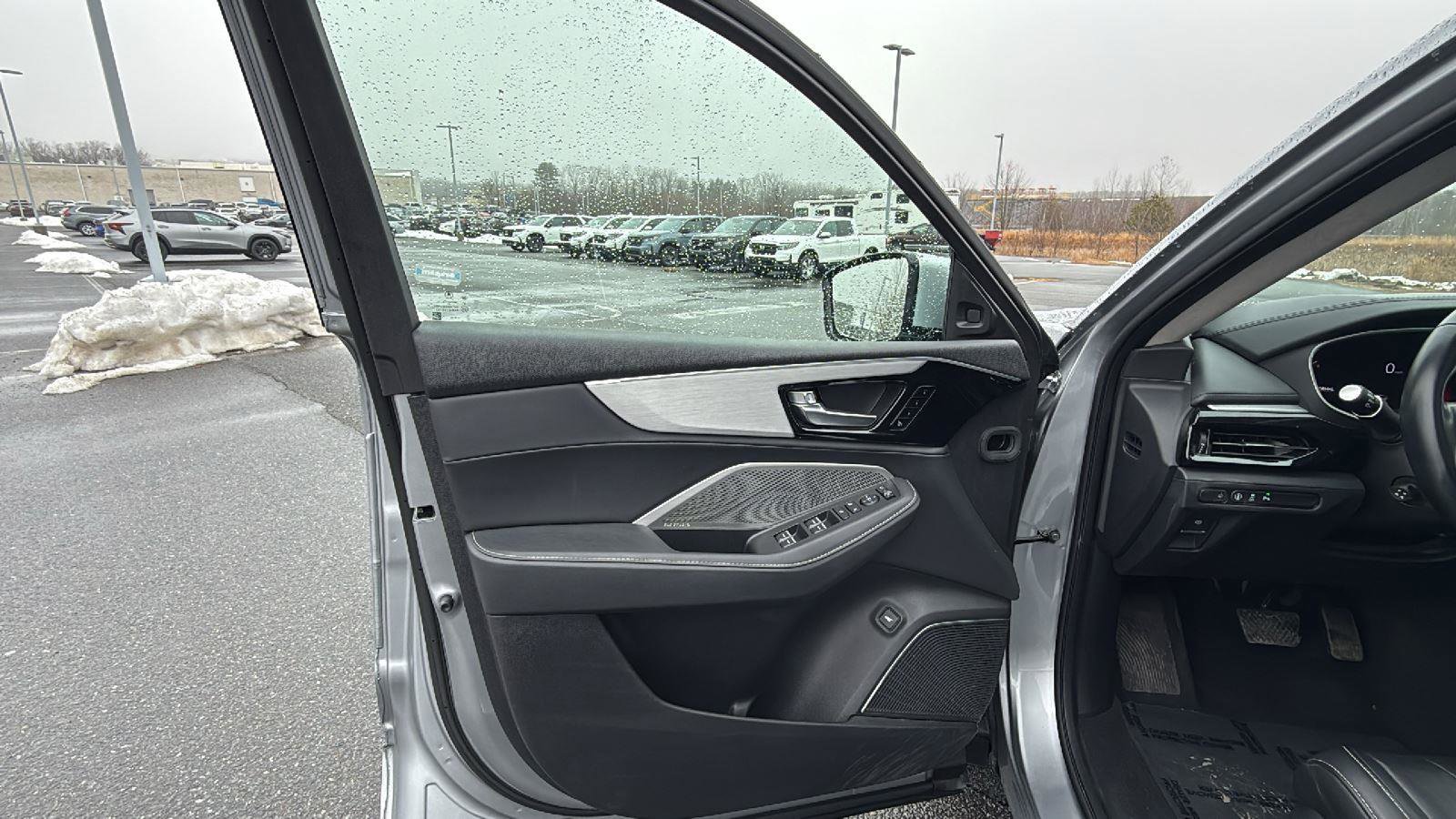 Used 2023 Acura MDX SH-AWD w/ Technology Package image 26