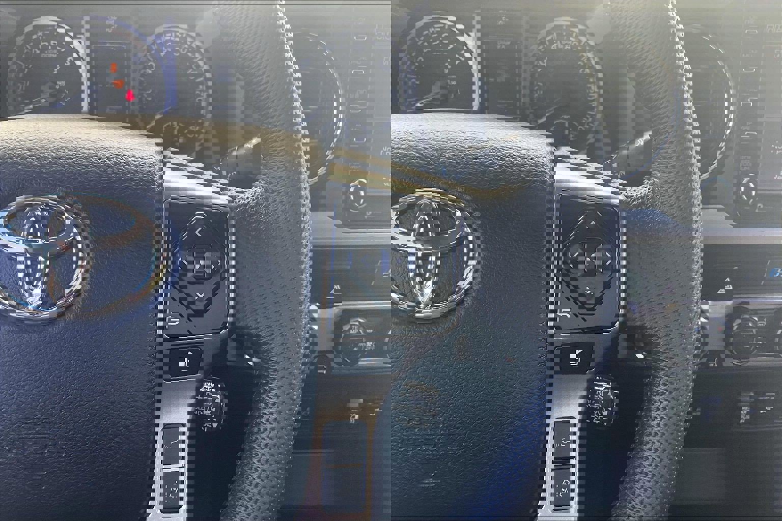 Used 2023 Toyota Tacoma SR5 AWD/4WD image 24