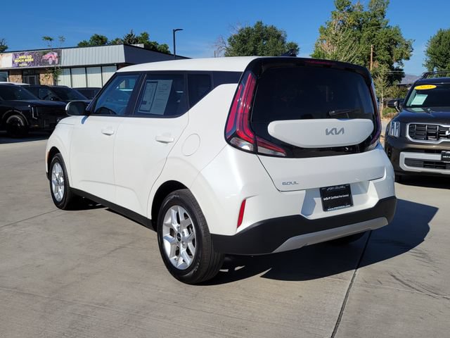 Certified 2025 Kia Soul LX w/ LX Technology Package FWD image 3