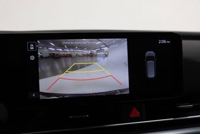 Used 2025 Kia Carnival FWD image 27