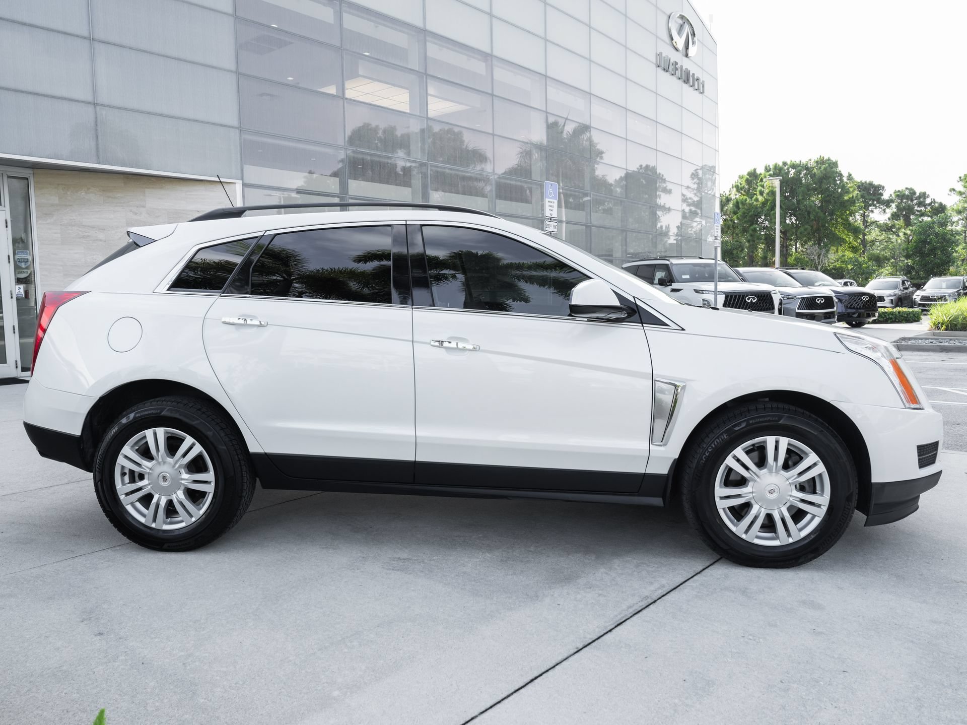 Used 2015 Cadillac SRX FWD image 10