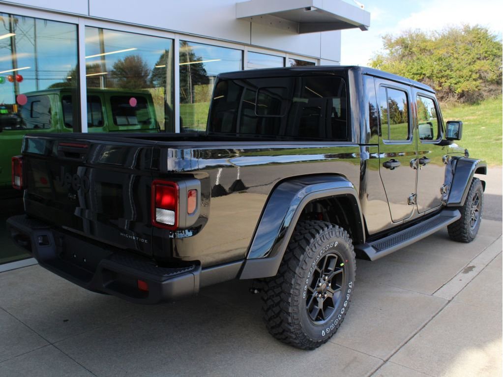 New 2025 Jeep Gladiator Sport image 4