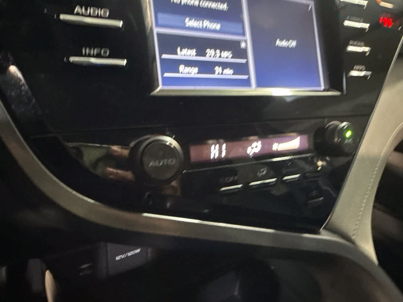 Used 2018 Toyota Camry SE FWD image 24