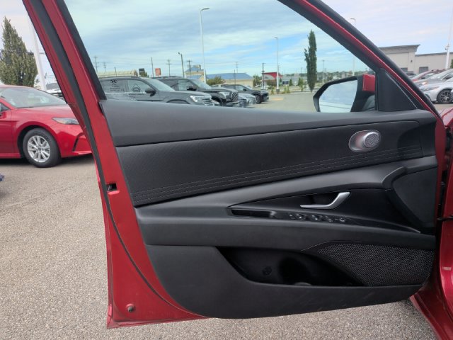 Used 2023 Hyundai Elantra SEL FWD image 10