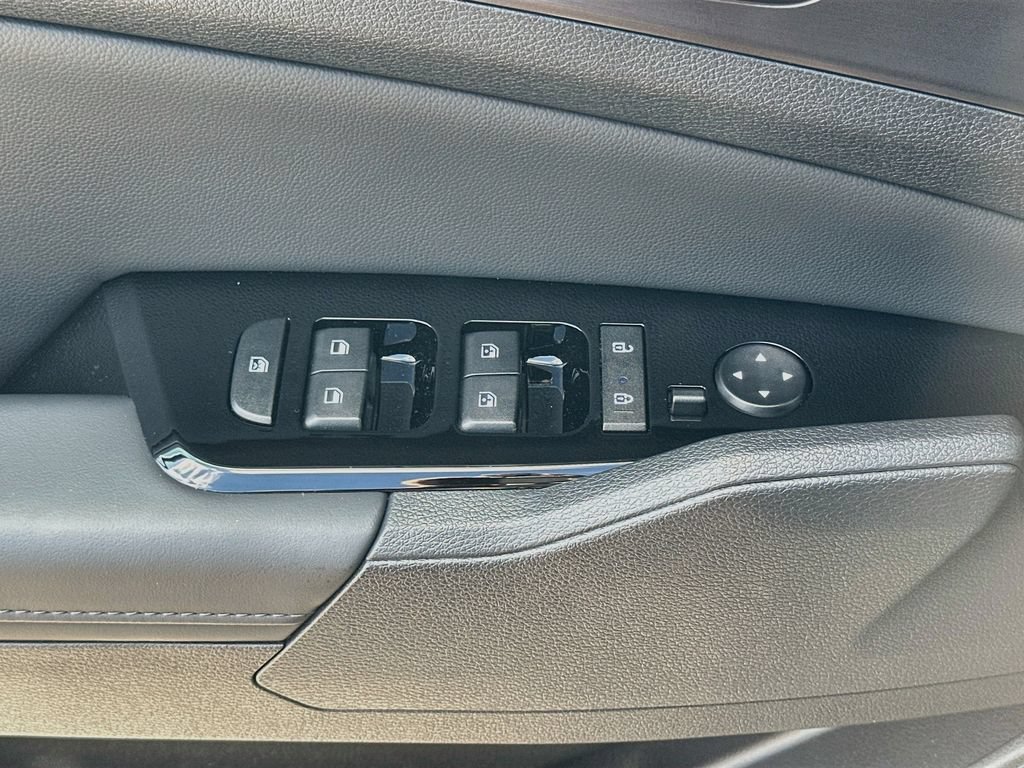 Certified 2025 Kia Sportage EX FWD image 18