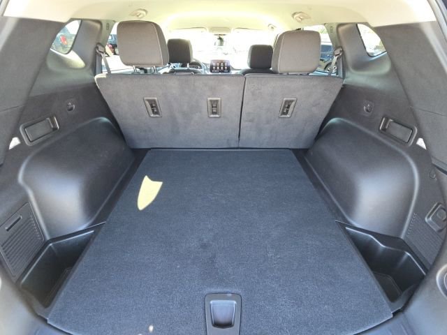 Used 2024 Chevrolet Blazer LT image 11