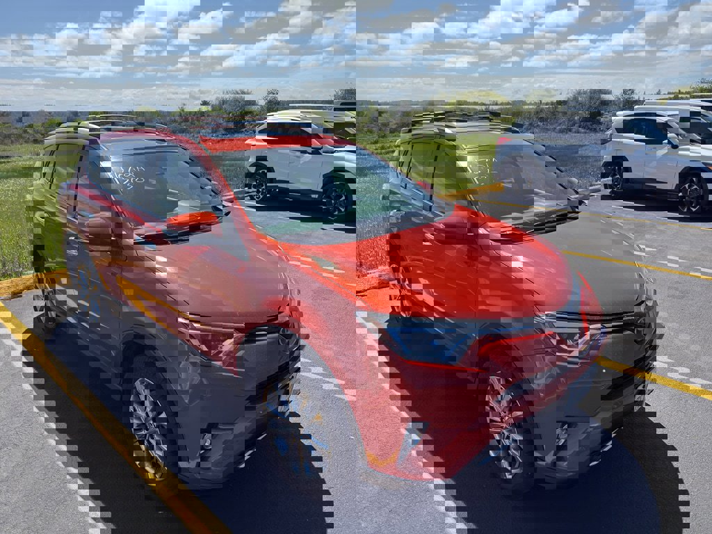 Used 2016 Toyota RAV4 Limited w/ Advanced Technology Package image 2