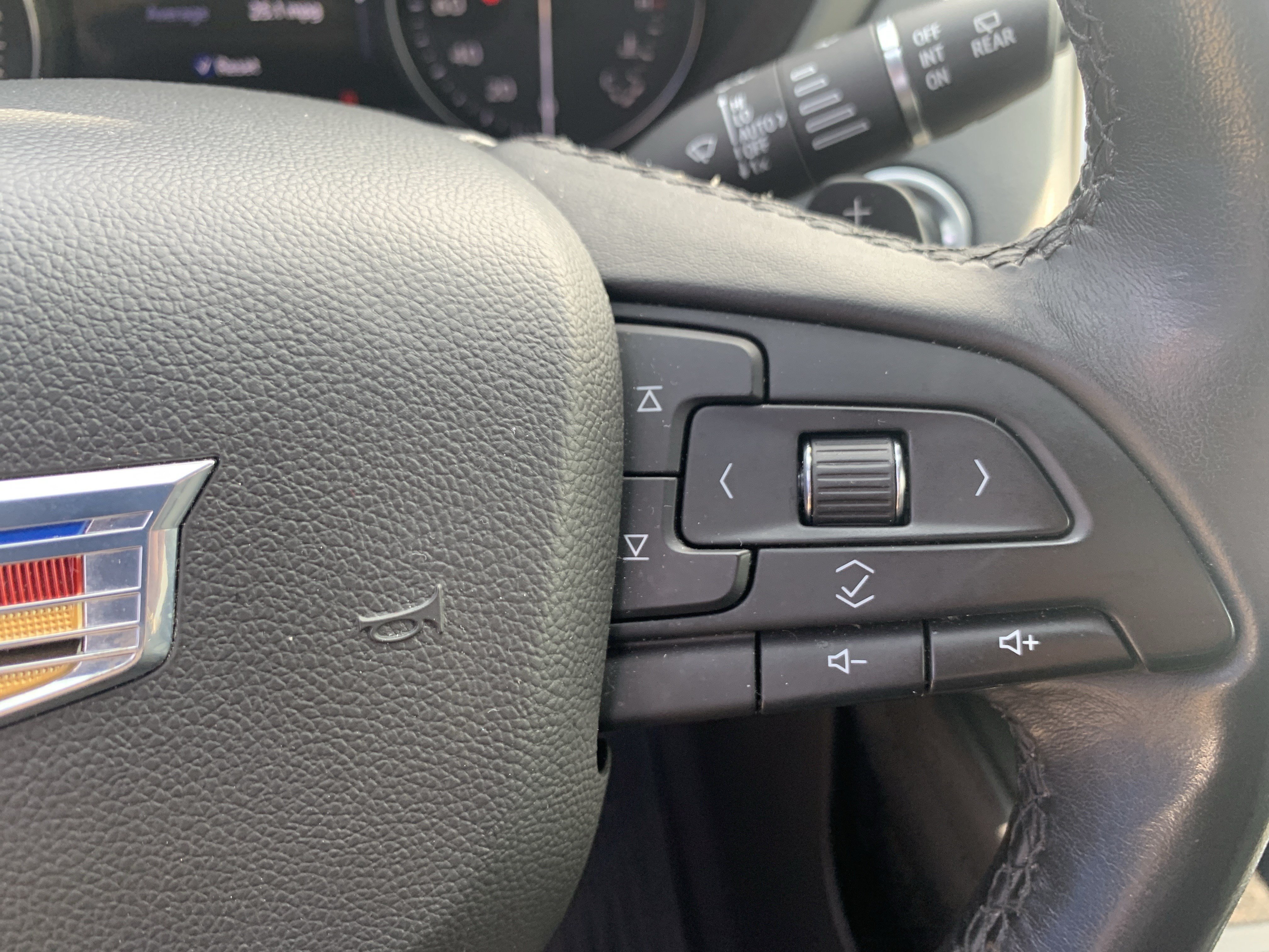 Used 2019 Cadillac XT4 Premium Luxury w/ Technology Package FWD image 20