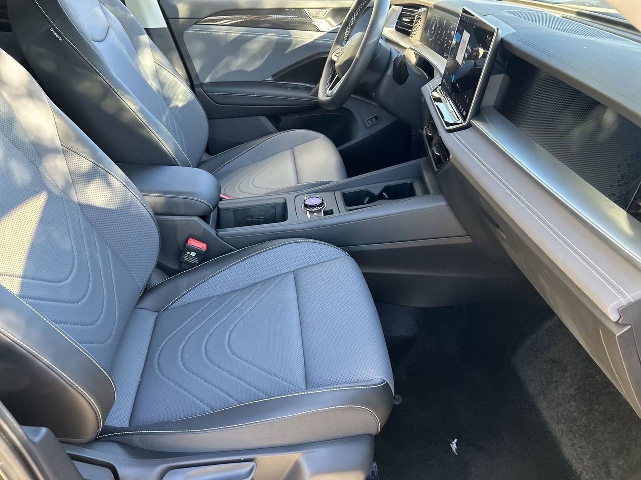 New 2026 Volkswagen Tiguan SE image 8