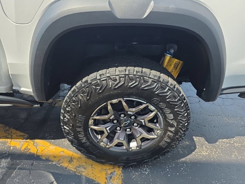 Used 2024 Chevrolet Colorado ZR2 w/ ZR2 Convenience Package III AWD/4WD image 12