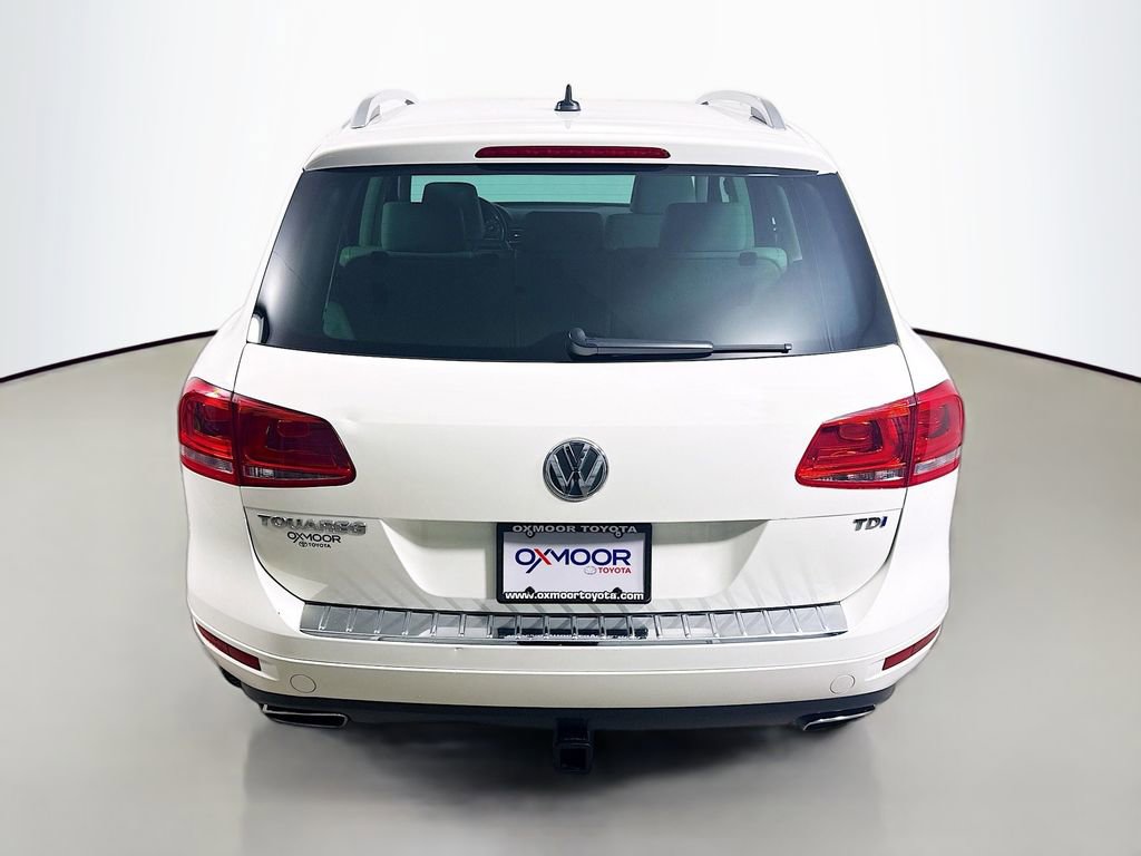 Used 2011 Volkswagen Touareg Sport image 6