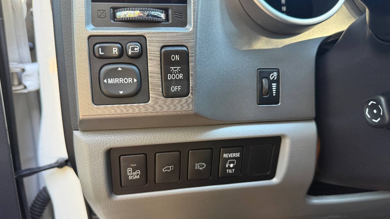 Used 2016 Toyota Sequoia Platinum AWD/4WD image 32