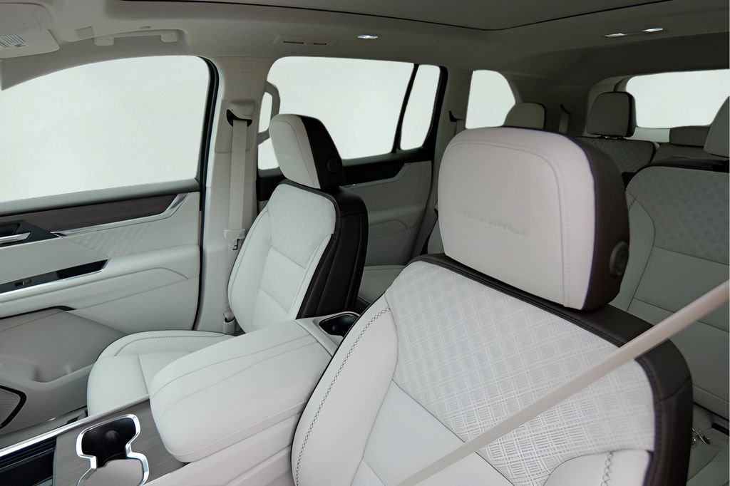 New 2026 GMC Acadia Denali w/ Super Cruise Package FWD image 10