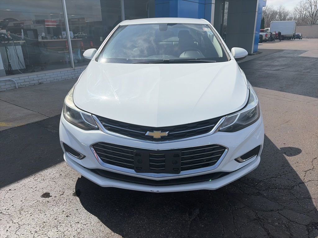 Used 2018 Chevrolet Cruze Premier image 3