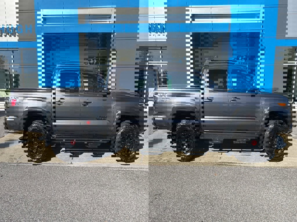 Used 2022 Toyota Tacoma TRD Pro image 3