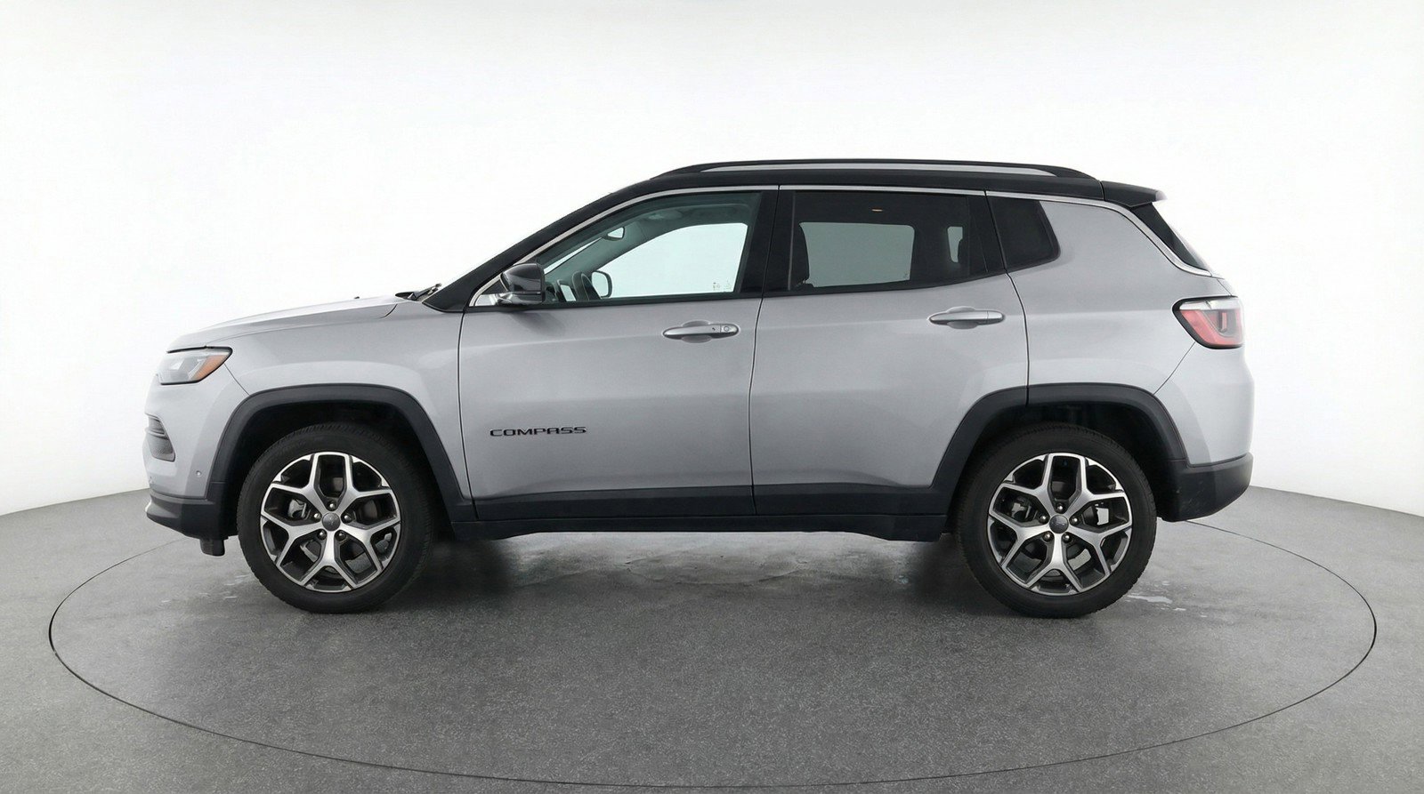 Used 2025 Jeep Compass Limited AWD/4WD image 5