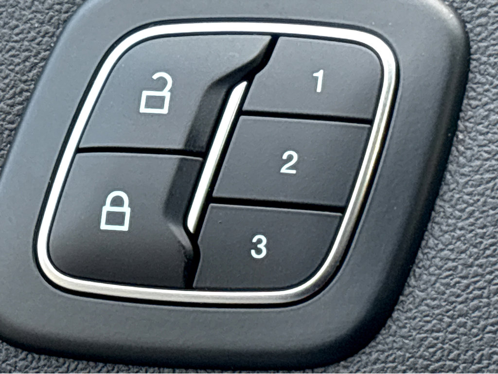 Used 2025 Ford Escape ST-Line Elite image 29