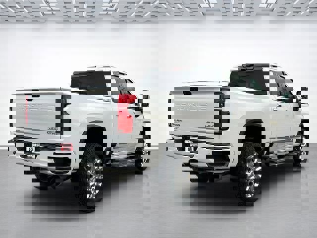 Used 2024 Chevrolet Silverado 2500 High Country w/ High Country Premium Package AWD/4WD image 4