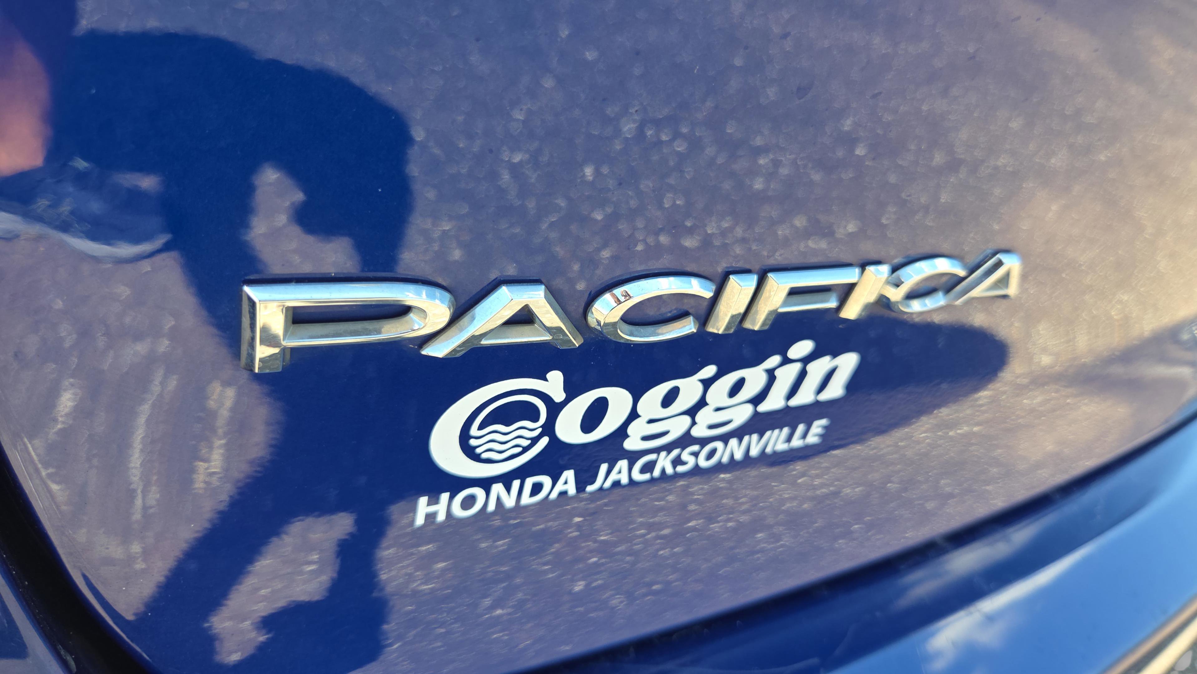 Used 2020 Chrysler Pacifica Touring image 33