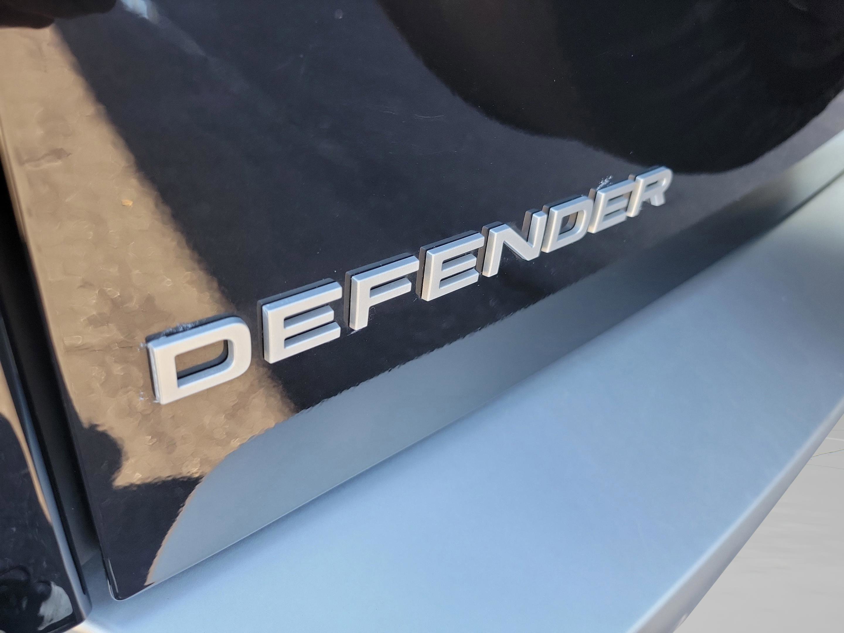 Used 2024 Land Rover Defender 130 S image 25