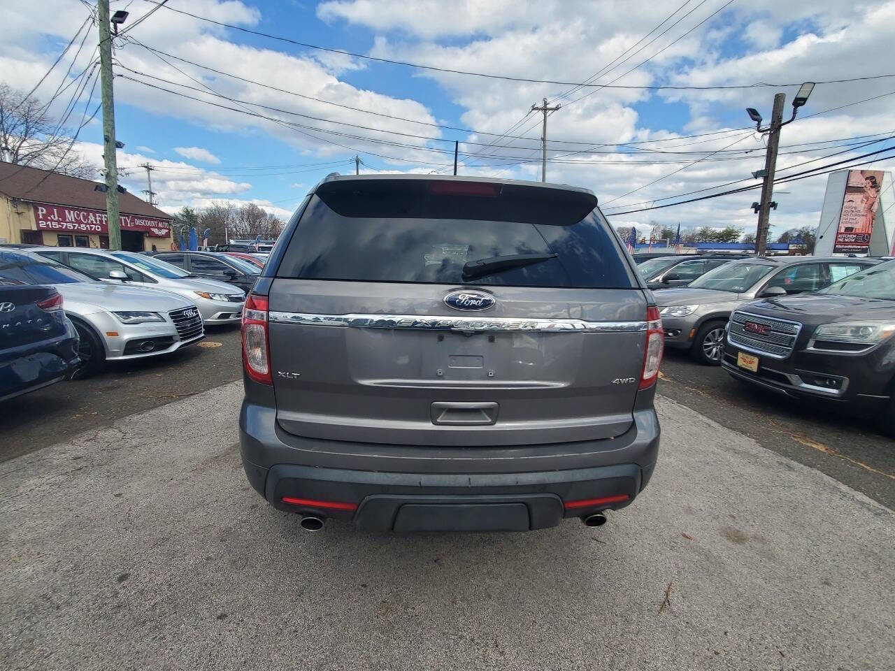 Used 2013 Ford Explorer XLT image 4