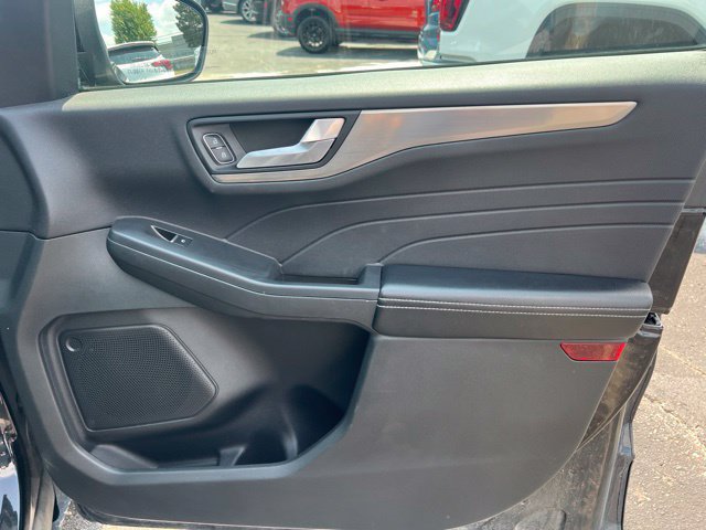 Used 2022 Ford Escape Titanium AWD/4WD image 10