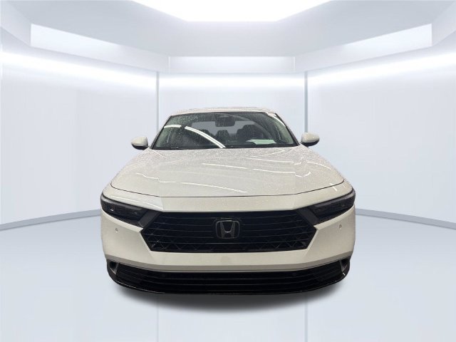 Used 2024 Honda Accord Touring image 9
