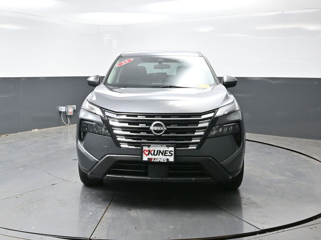 Used 2025 Nissan Rogue SV AWD/4WD image 5