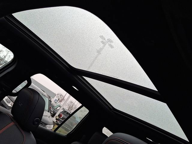 Used 2026 Chevrolet Traverse RS image 12