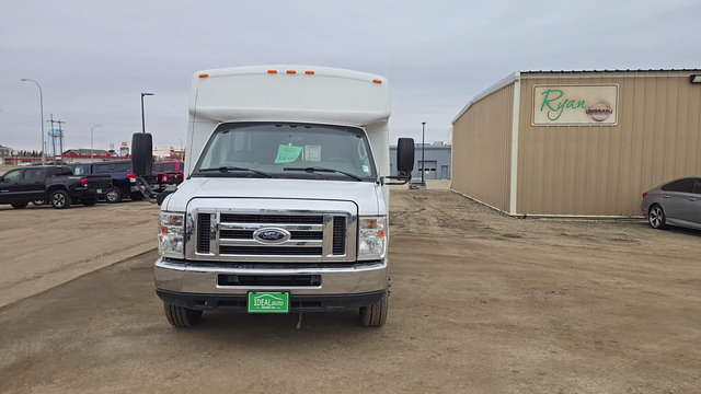 Used 2013 Ford E-450 and Econoline 450 Super Duty w/ Shuttle Bus Prep Pkg RWD image 2