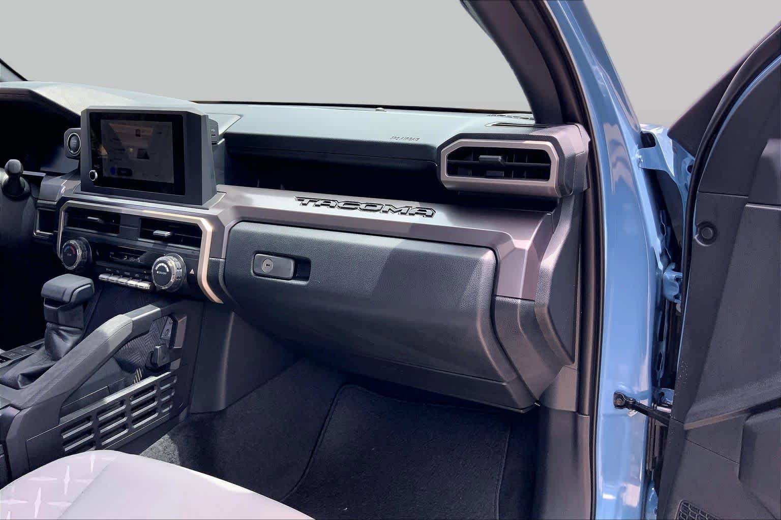 Used 2026 Toyota Tacoma SR5 AWD/4WD image 17