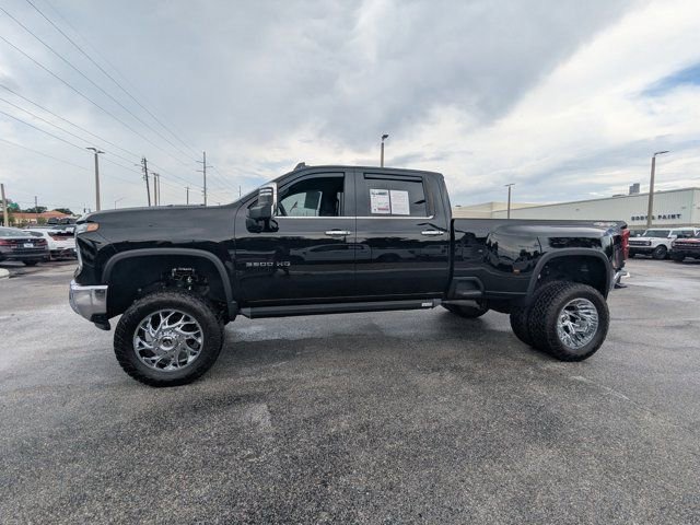 Used 2024 Chevrolet Silverado 3500 LTZ w/ LTZ Convenience Package AWD/4WD image 8